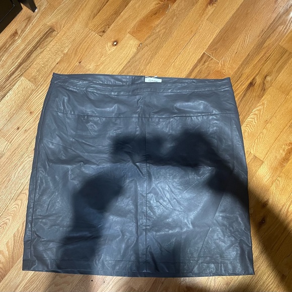 Grey skirt - Picture 4 of 4